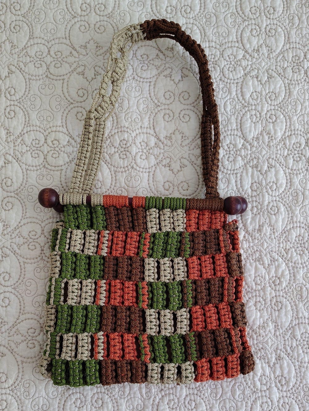 Vintage 1970's Macrame Shoulder Bag With Wooden Rods - Picture 2 of 15